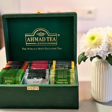 Bella Luna Luxury - Warm & Modern Near Old Town & Museums 바르샤바