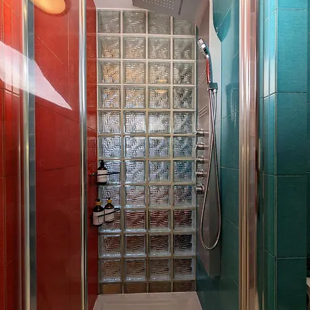 Bella Luna Luxury - Warm & Modern Near Old Town & Museums Apartment *